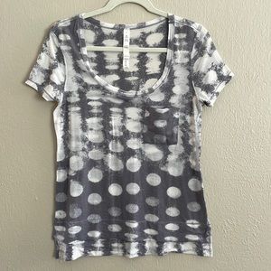 Lululemon Women’s Gray and White Polka Dot Tee